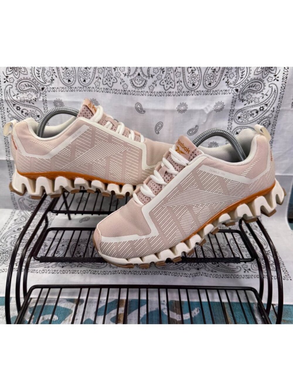 Reebok ZigWild Trail 6 Womens Shoes Size 6 Nude White Sneaker G58586 Worn 2X